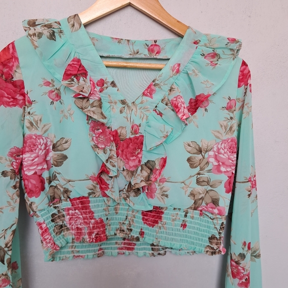 Lightweight Georgette Stylish Floral Crop Top / Blouse - Picture 7 of 9